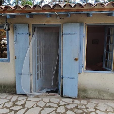 Вілла Cabanon St Joseph, 2 Personnes Boulbon Екстер'єр фото